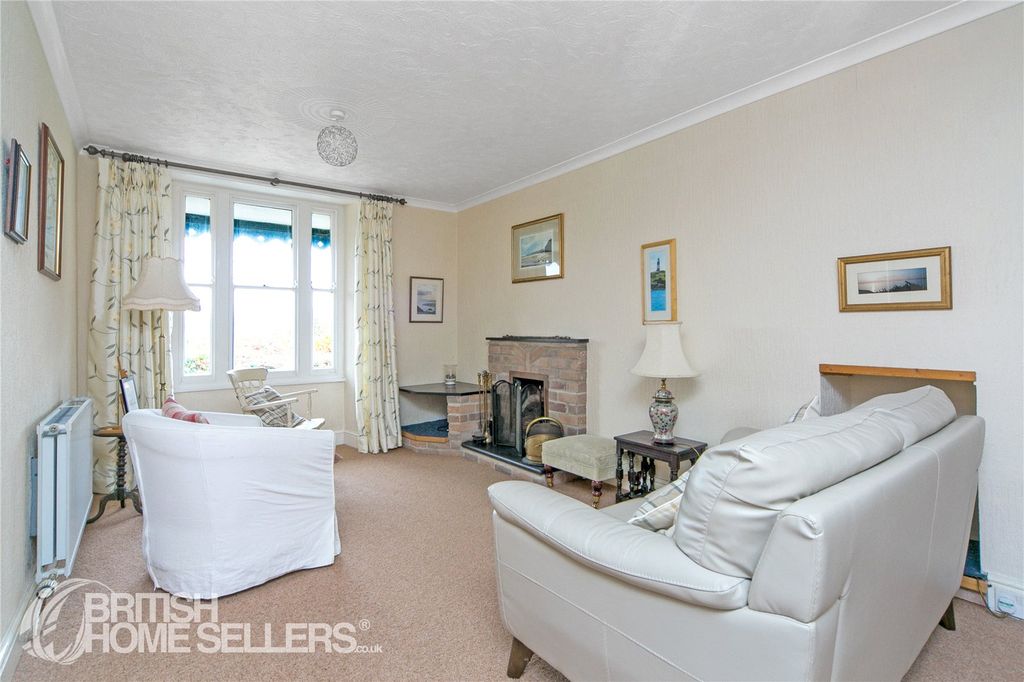 Property photo 2 of 14 Picture No. 12