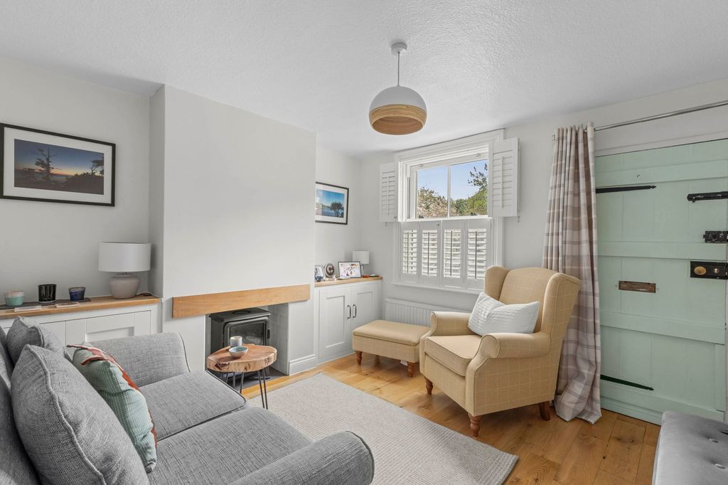 Property photo 2 of 9