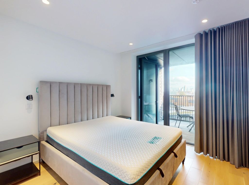 Property photo 3 of 30 Bedroom