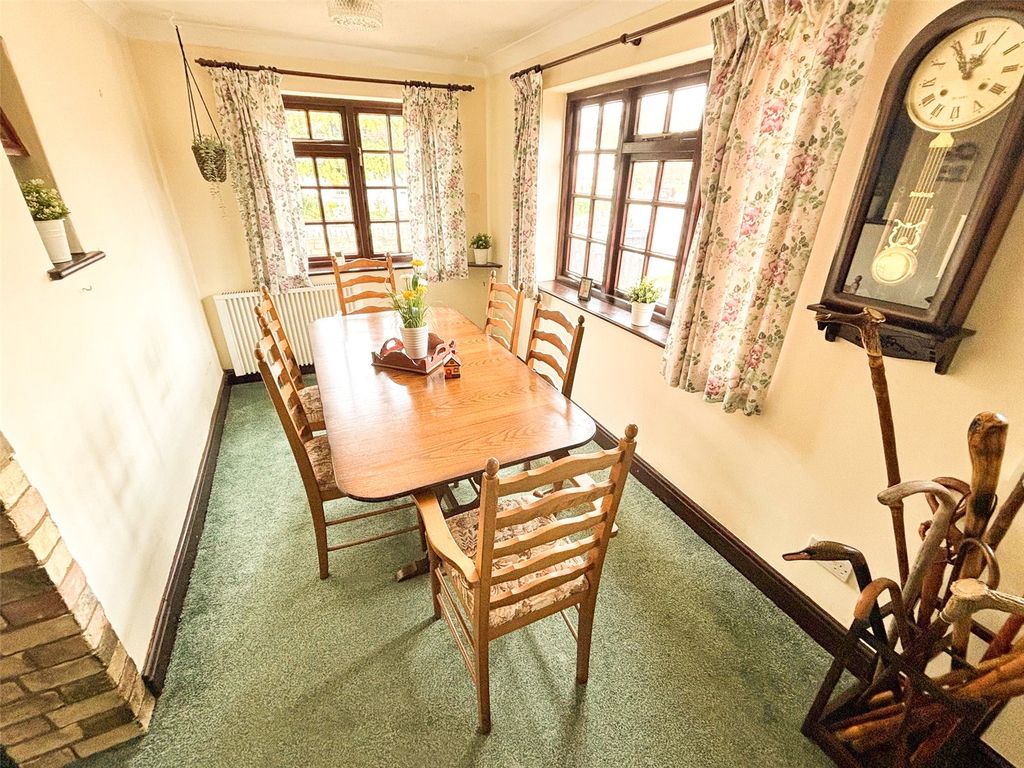 Property photo 2 of 15 Picture No. 82