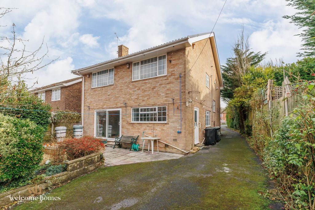 Property photo 2 of 21