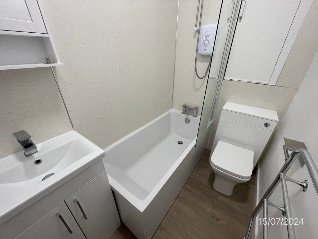 Property photo 3 of 8 Bathroom