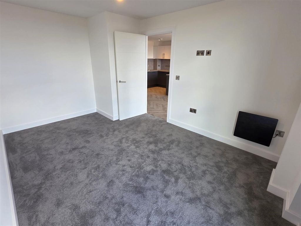 Property photo 2 of 7 Bedroom