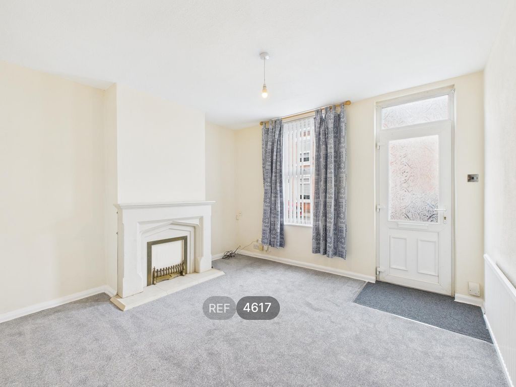 Property photo 2 of 10 Living Room