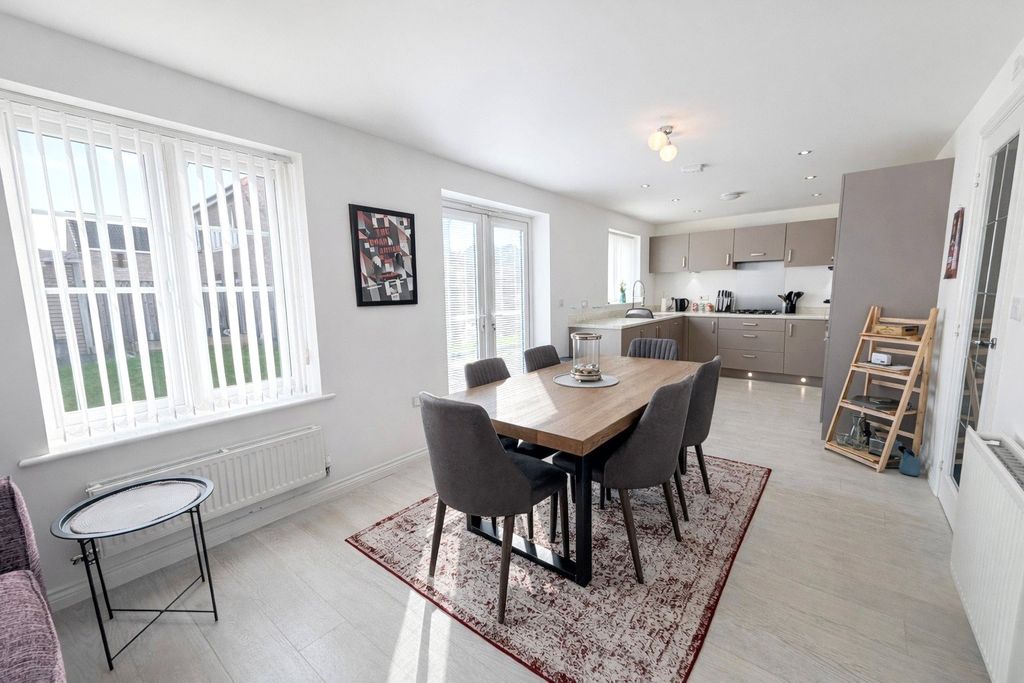 Property photo 2 of 19 Picture No. 06