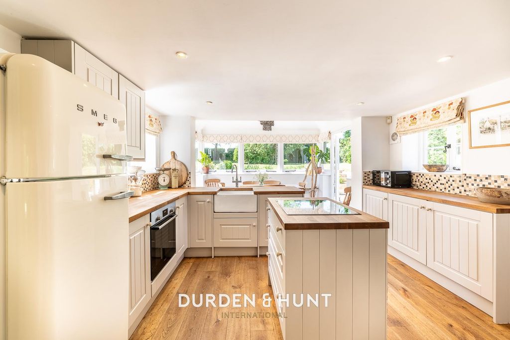 Property photo 3 of 45 Ongar-2.Jpg