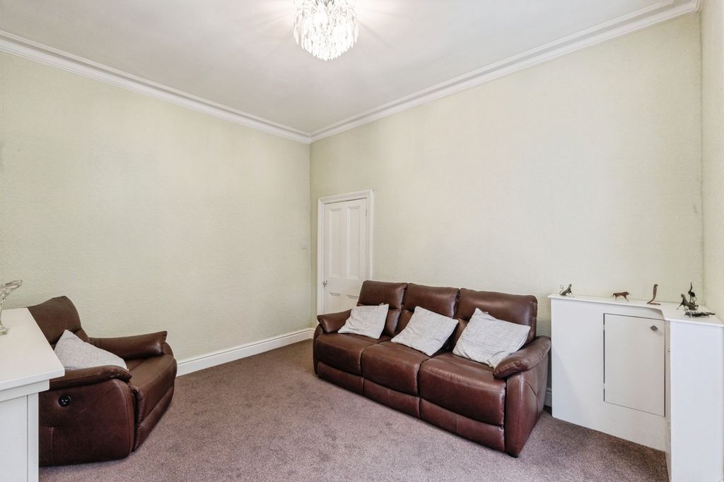 Property photo 3 of 17 Photo