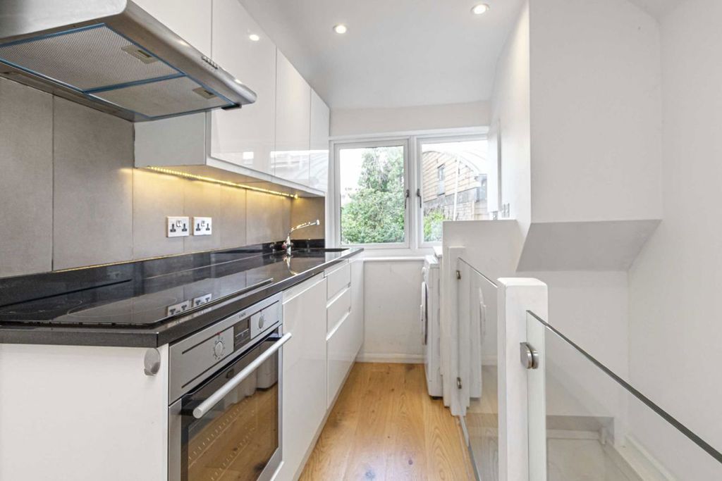 Property photo 1 of 5