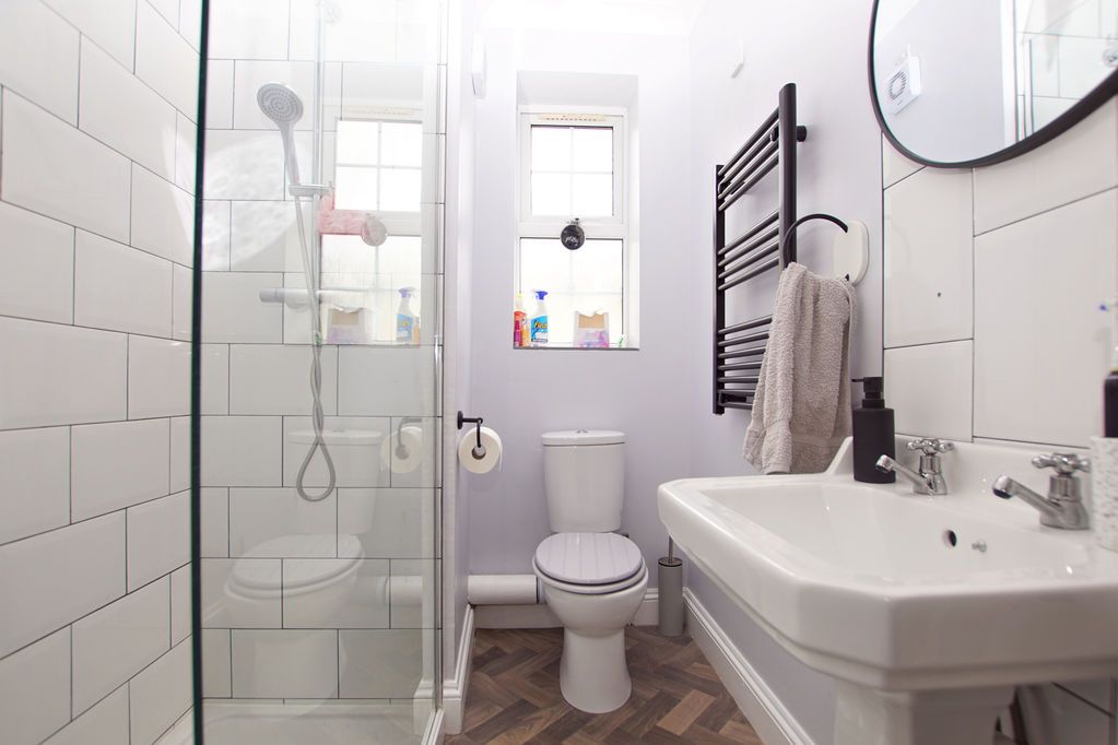 Property photo 3 of 12 Shower Room