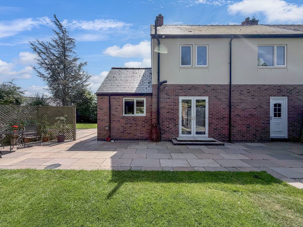 Property photo 2 of 28