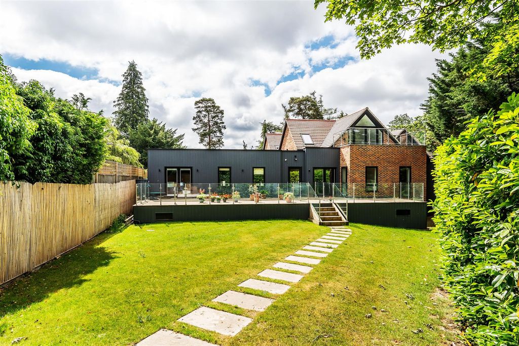 Property photo 1 of 9 One-Parkers-Hill-9.Jpg