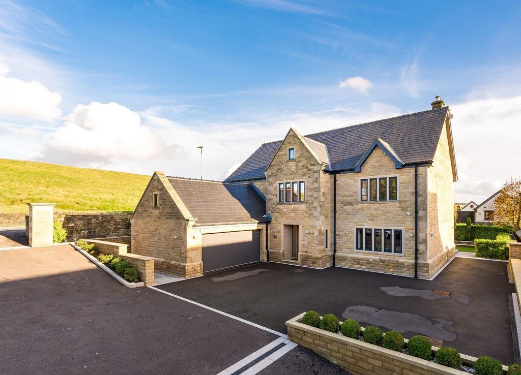 Property photo 1 of 48 Front