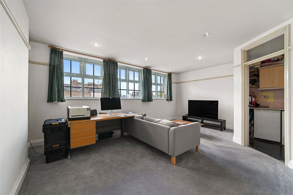 Property photo 2 of 14 Reception Room