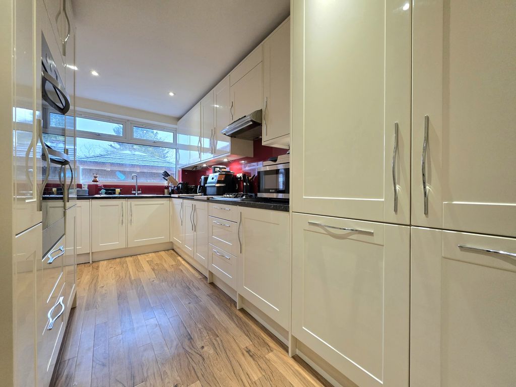 Property photo 2 of 25