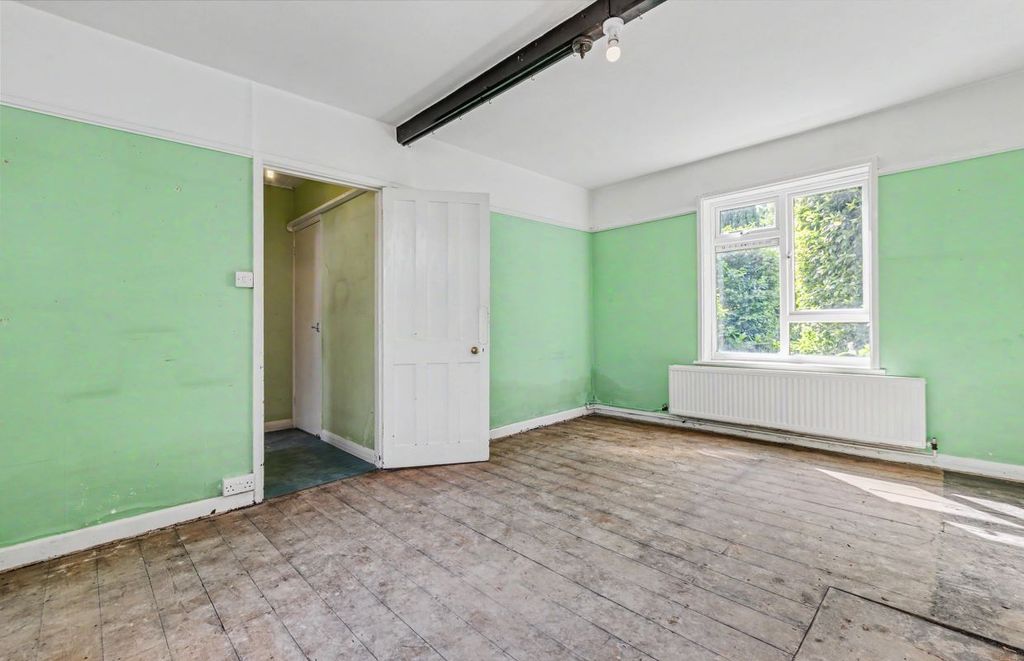 Property photo 2 of 22
