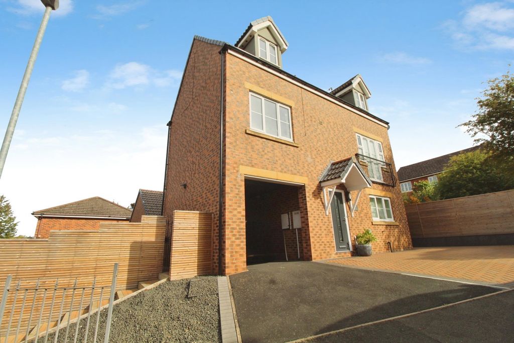 Property photo 1 of 26