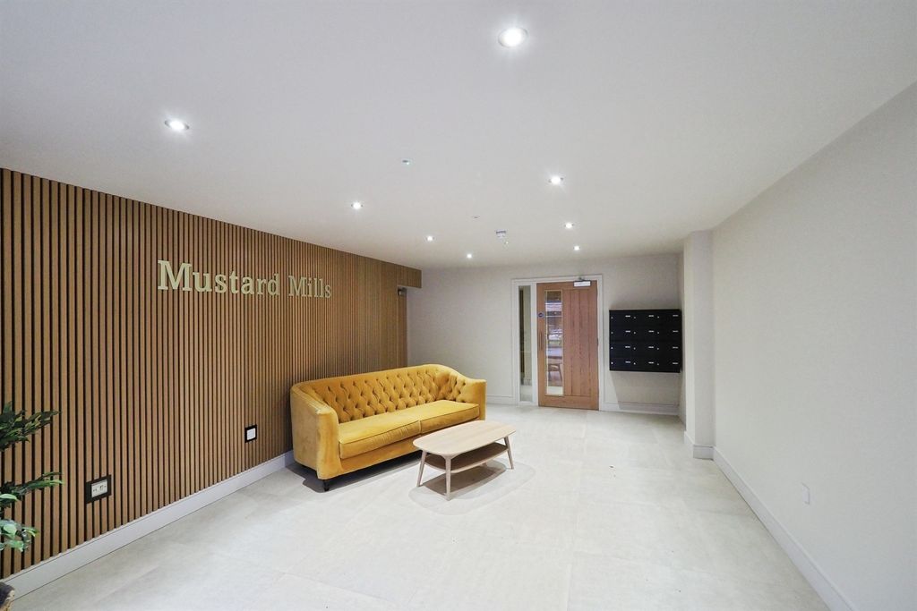 Property photo 3 of 23