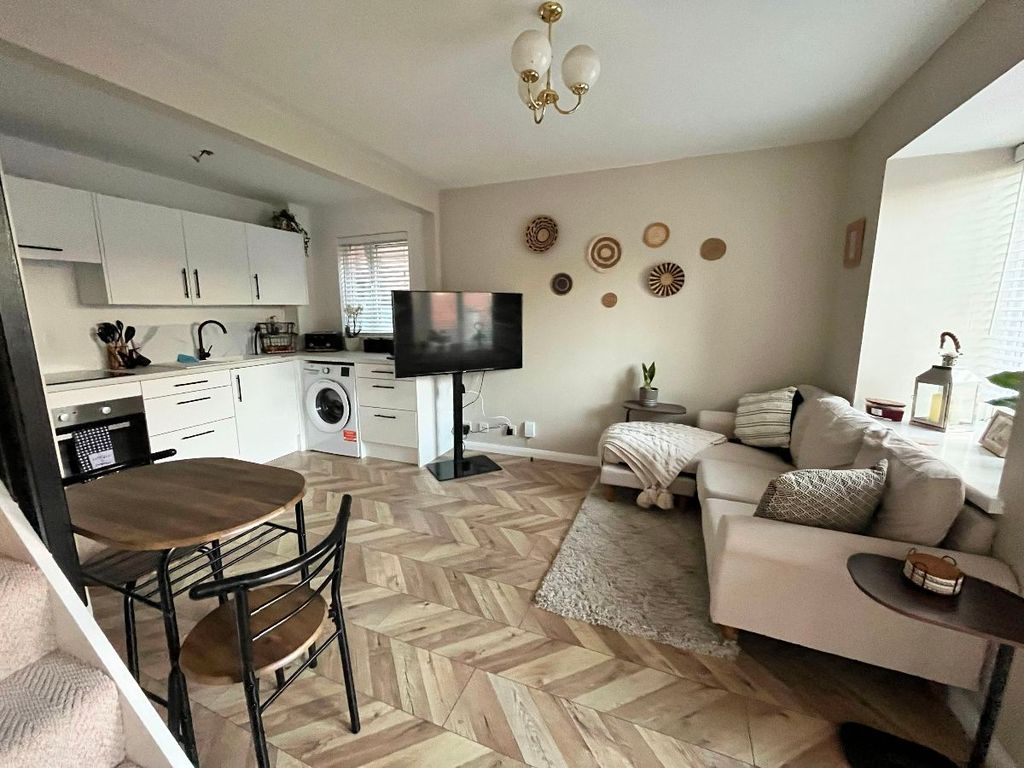 Property photo 3 of 6