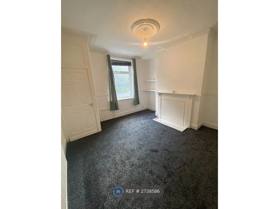 Property photo 3 of 11 Large Lounge