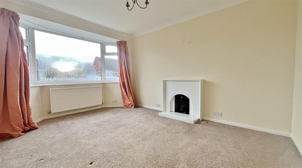 Property photo 3 of 12 Lounge/Diner