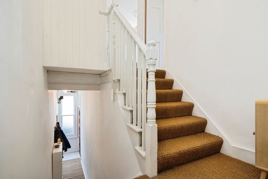 Property photo 3 of 20 Pbox-Img.Jpg