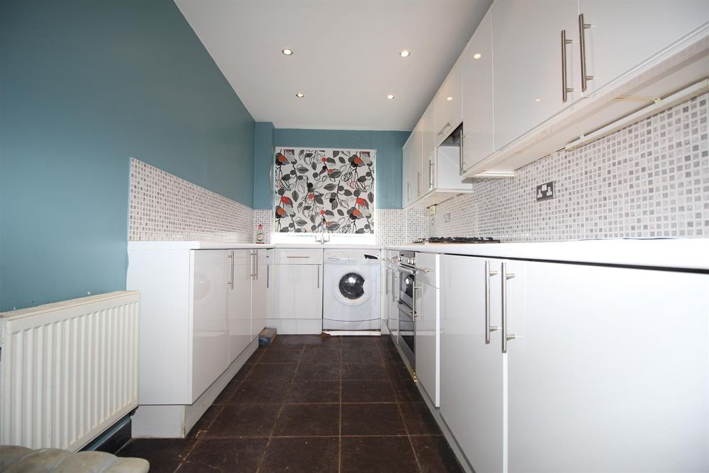 Property photo 2 of 7 Kitchen.Jpg