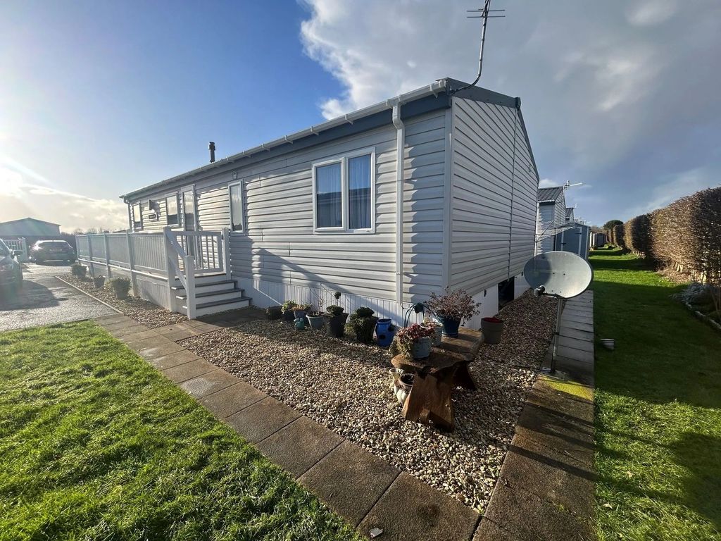 Property photo 3 of 21