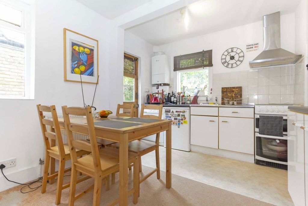 Property photo 3 of 5