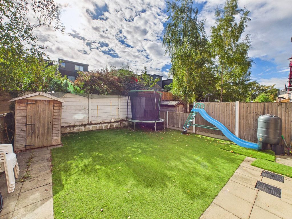 Property photo 2 of 39 Picture No. 14