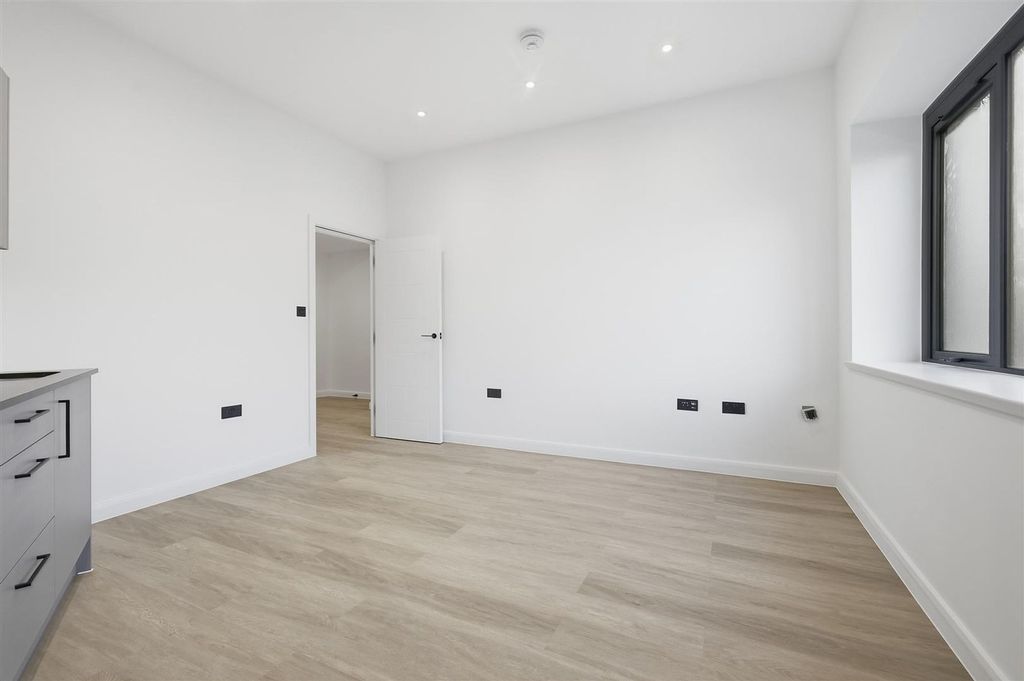 Property photo 2 of 8 006_Img_5769.Jpg