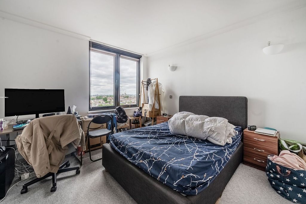 Property photo 1 of 2