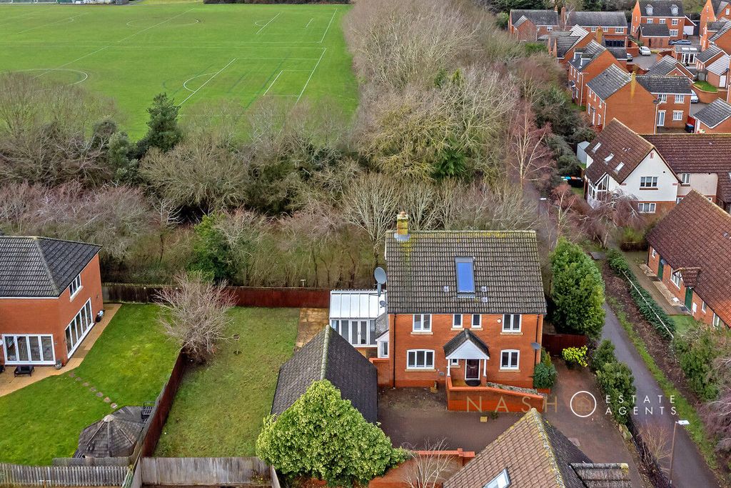 Property photo 2 of 28