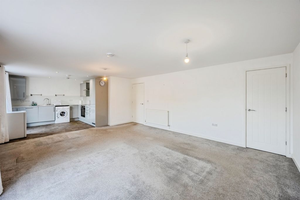 Property photo 3 of 20
