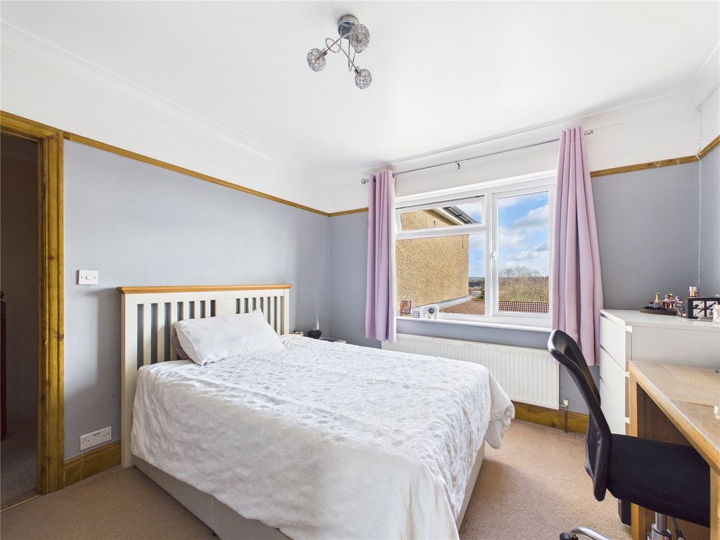 Property photo 3 of 21 Picture No. 18