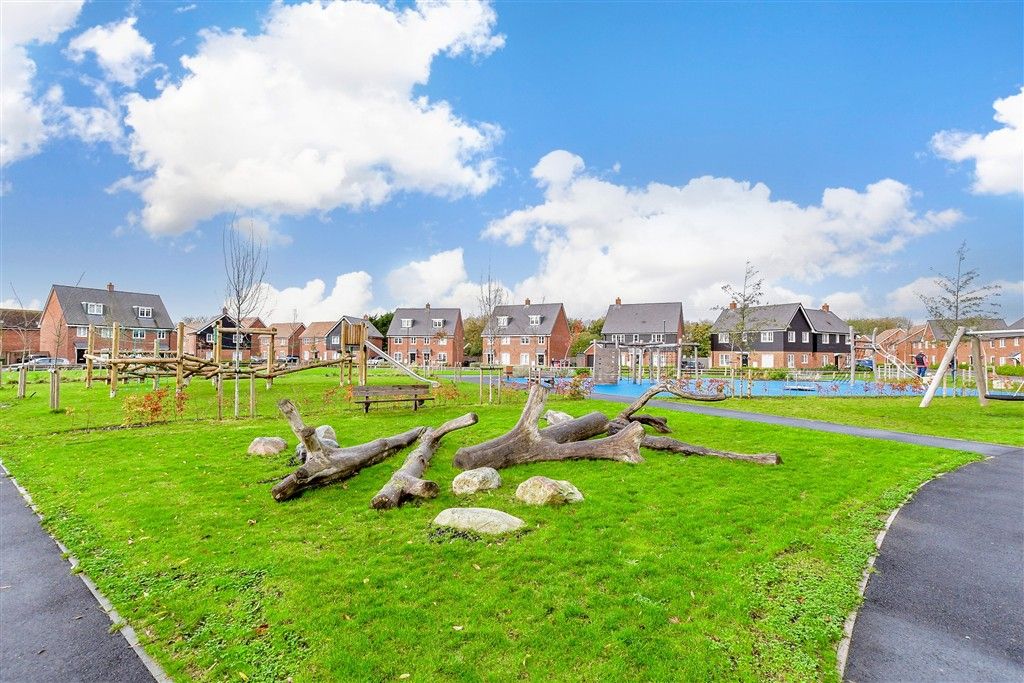 Property photo 2 of 13 Surrounding Area