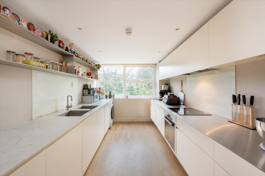 Property photo 2 of 13 Image