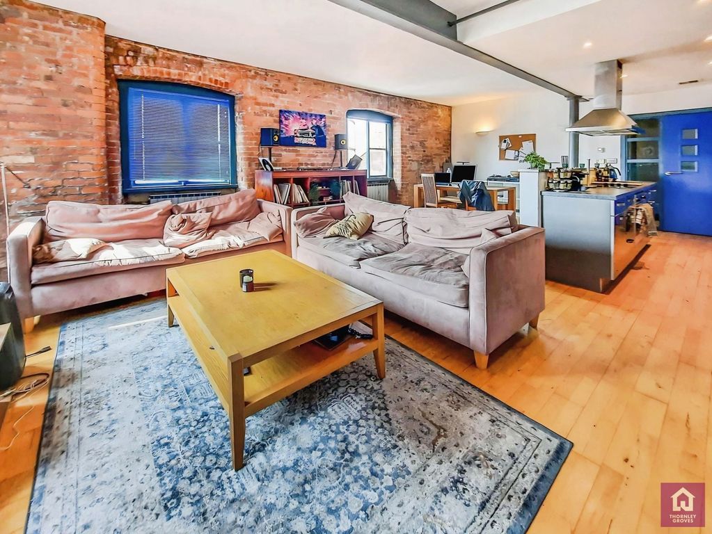 Property photo 3 of 20 Pbox-Img.Jpg