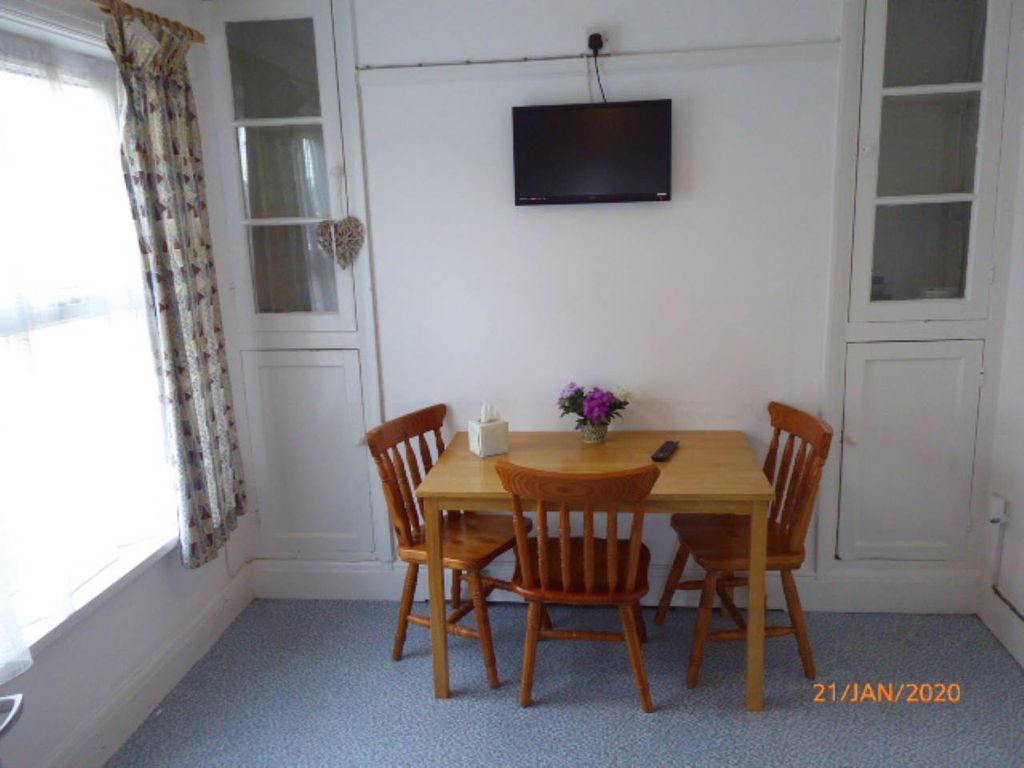 Property photo 3 of 12 040