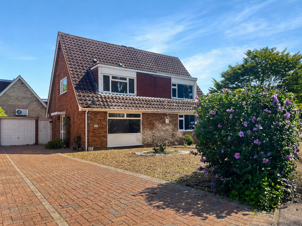 Property photo 1 of 17 Frontphoto