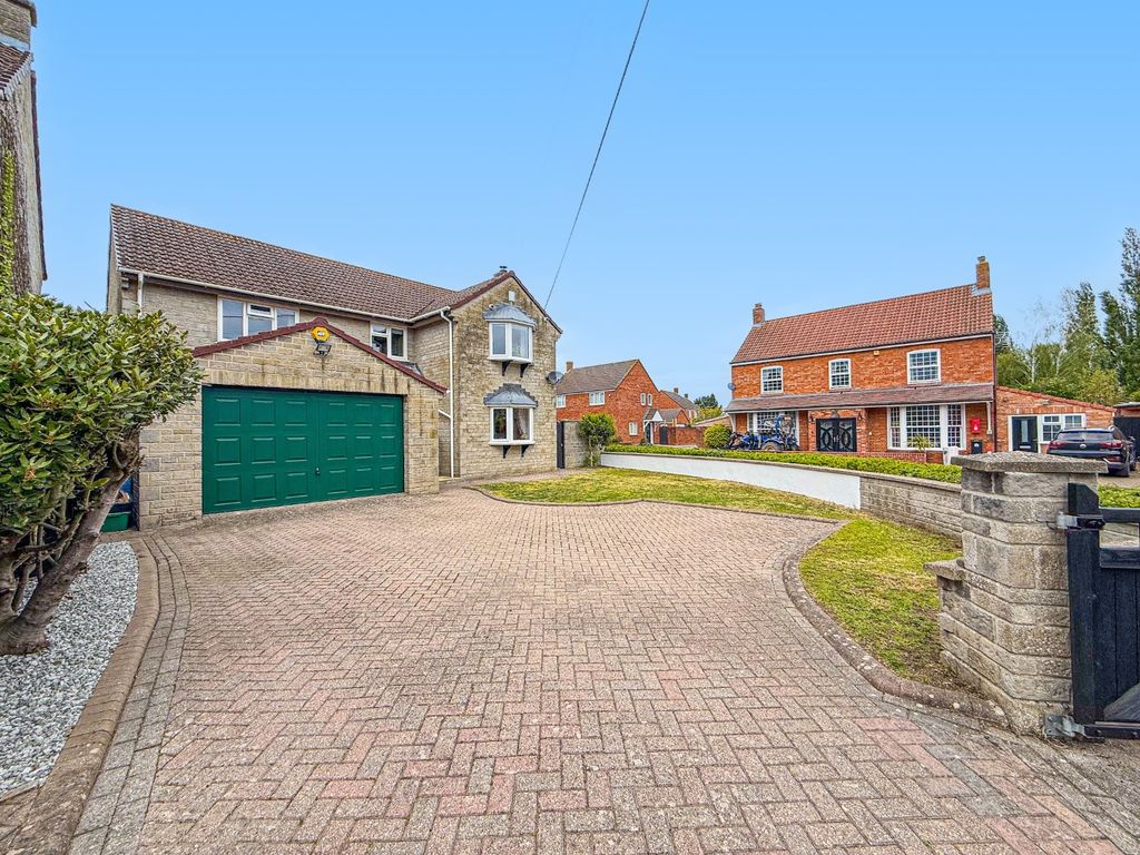 Property photo 1 of 28 5088183