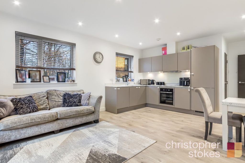 Property photo 3 of 18 4825394