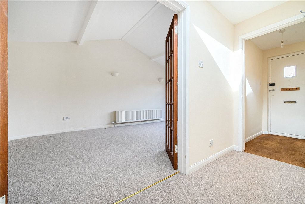 Property photo 2 of 13 Picture No. 11