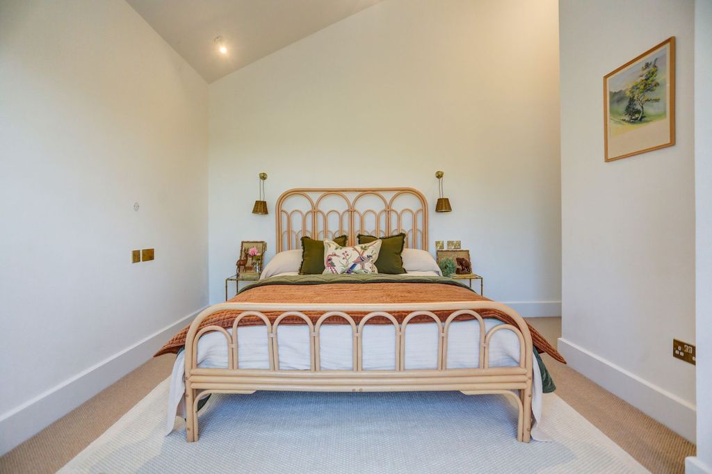 Additional image 20 of 6 bed detached house to rentShirley Drive, Hove BN3