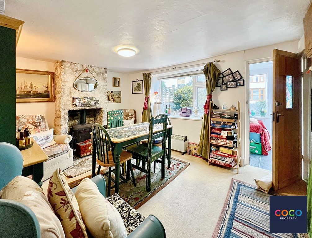 Property photo 2 of 12 Sitting Room