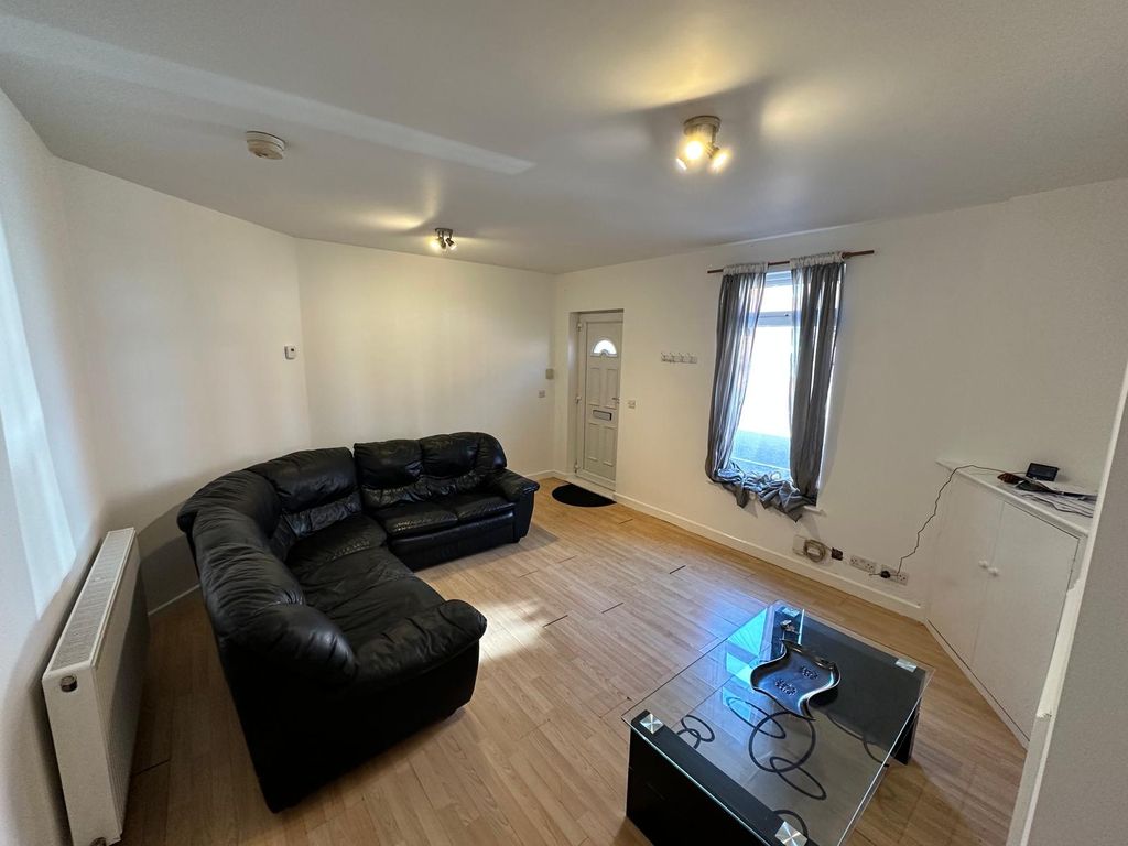 Property photo 3 of 14 63d0B8Da-7954-4Eca-8356-2c6A75B5dc43.Jpg