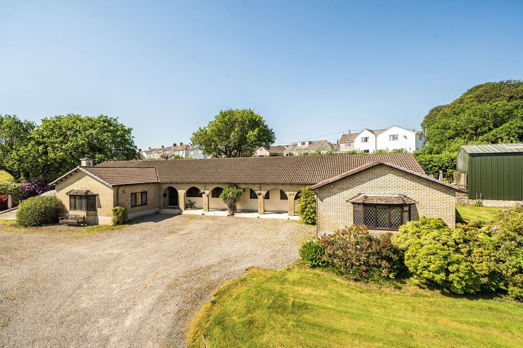 Property photo 1 of 36