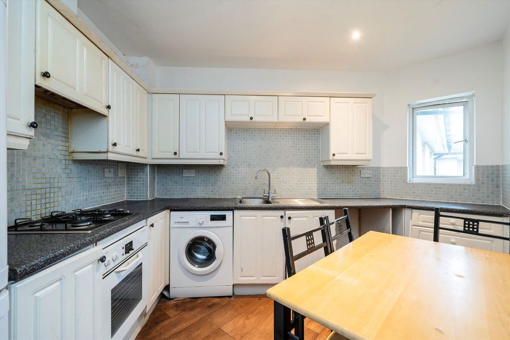 Property photo 2 of 5