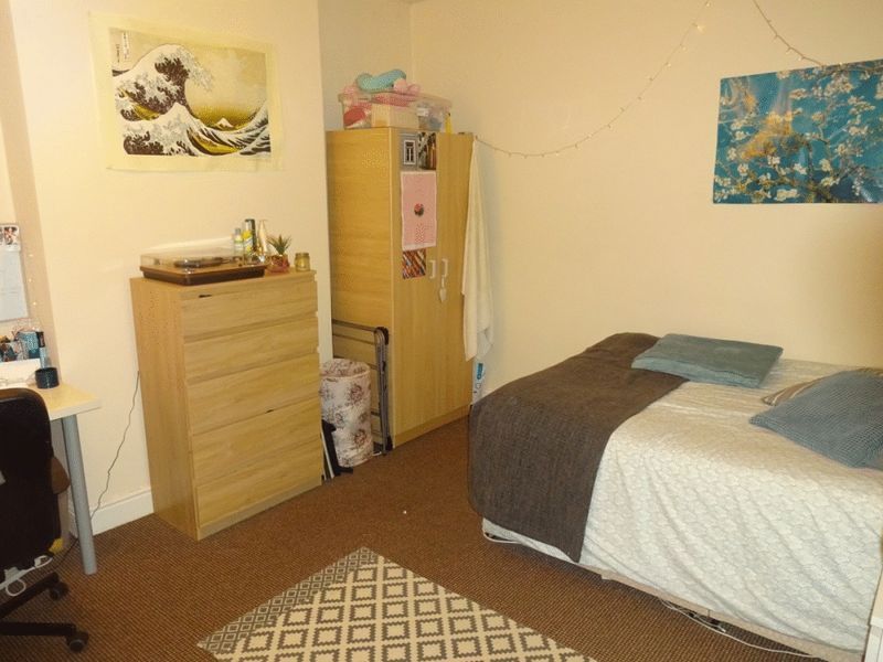 Property photo 3 of 6 Photo 5