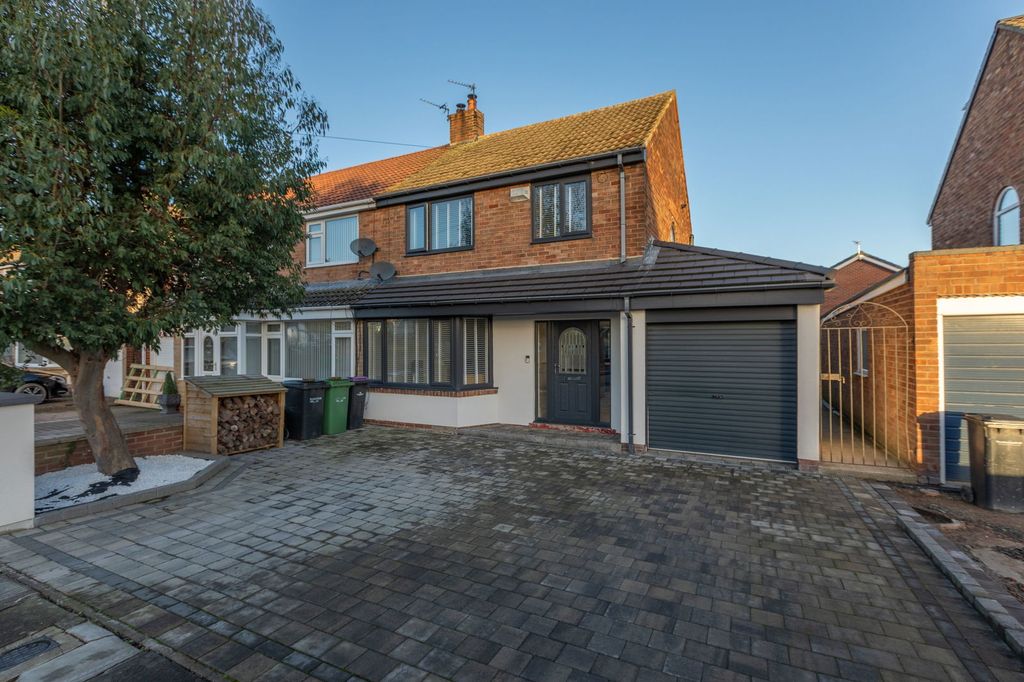 Property photo 1 of 22