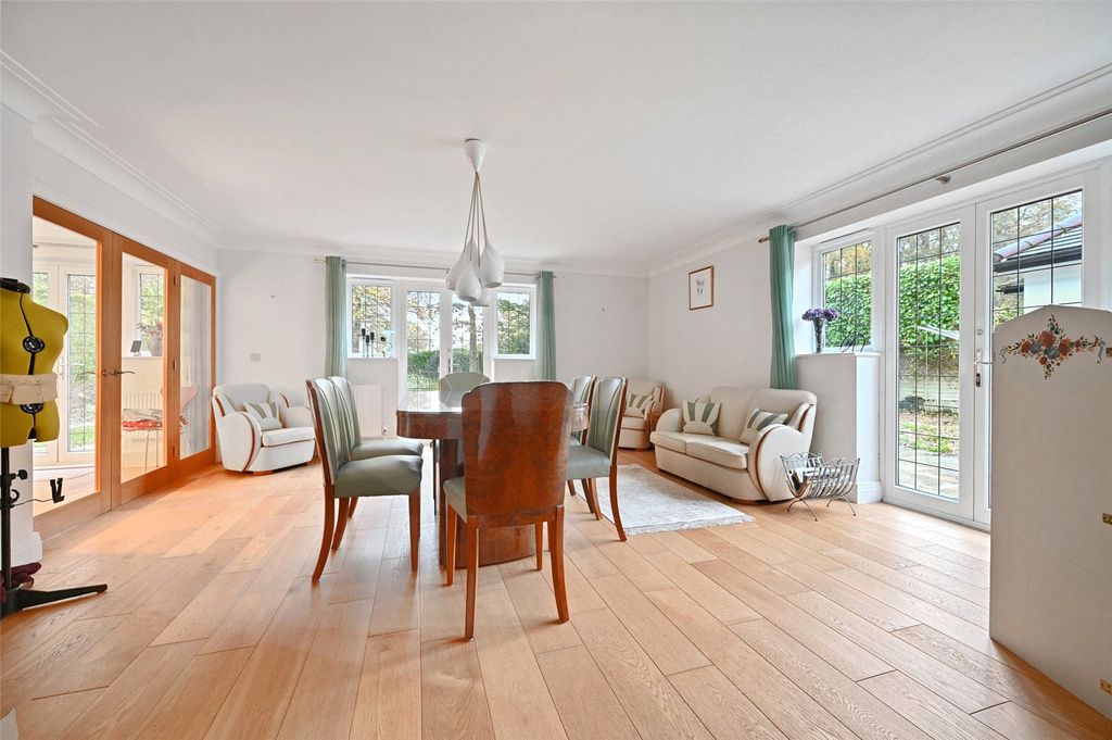 Property photo 3 of 18 Dining Room